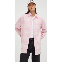 Levi's koszula bawełniana damska kolor fioletowy relaxed z kołnierzykiem klasycznym. Fioletowe koszule Levi's, l, bez wzorów, z bawełny, klasyczne, bez kołnierzyka, bez ramiączek. W wyprzedaży za 309.99 zł.