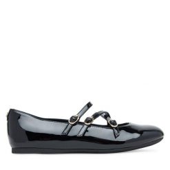 Baleriny Guess. Czarne baleriny Guess, z aplikacjami, bez obcasa, bez zapięcia. Za 259.99 zł.