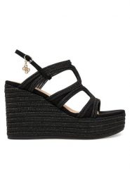 Guess Sandały FLJERS FAB04 Czarny. Czarne sandały Guess, z aplikacjami, z materiału, bez obcasa, na koturnie, bez zapięcia. Za 679.99 zł.