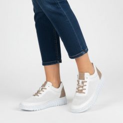 Półbuty damskie Artiker, niski fason sznurowanie sportowy charakter lekka konstrukcja elastyczna podeszwa miękka wkładka, biała, 58C3083. Białe półbuty wsuwane Artiker, na lato, bez wzorów, z jeansu, eleganckie, bez obcasa. Za 219.00 zł.