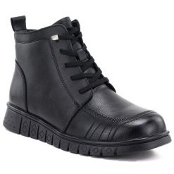 Skórzane botki damskie komfortowe czarne eVento 445. Czarne botki eVento, bez wzorów, ze skóry, bez obcasa, bez zapięcia. Za 299.99 zł.