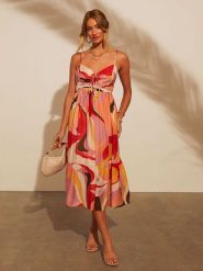 Milan Kiss Sukienka ze wzorem rozmiar: XL. Sukienki Milan Kiss, na co dzień, xl, bez wzorów, bez kołnierzyka, bez ramiączek, midi, proste. Za 220.95 zł.