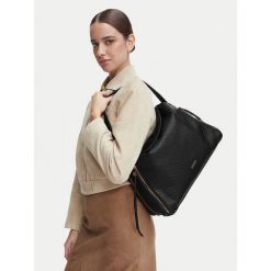 Torebka Liu Jo. Czarne torebki klasyczne Liu Jo, bez wzorów, klasyczne, bez dodatków. Za 639.99 zł.