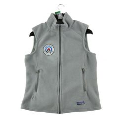 Second life - Kurtka polarowa Synchilla dla kobiet - Stan bardzo dobry. Szare kurtki Patagonia, bez wzorów, z polaru, sportowe, bez kaptura. Za 190.31 zł.