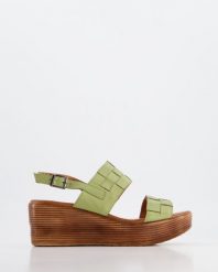 SANDAŁY DAMSKIE 0948119 201 GREE. Sandały Venezia, bez wzorów, ze skóry, bez obcasa, na koturnie, bez zapięcia. Za 189.00 zł.