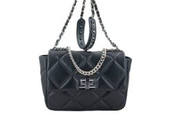 Listonoszka pikowana BARBERINI'S czarna 918-1. Czarne shopper bag Barberinis, bez wzorów, ze skóry, eleganckie, do ręki, małe, pikowane, bez dodatków. Za 319.99 zł.