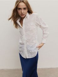 Koszula z haftem - biały. Białe koszule Reserved, l, bez wzorów, z bawełny, bez kołnierzyka, bez ramiączek. W wyprzedaży za 89.99 zł.