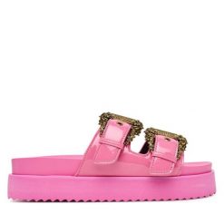 Klapki Versace Jeans Couture. Czerwone klapki Versace Jeans Couture, bez wzorów, z jeansu, bez obcasa, bez zapięcia. Za 839.99 zł.