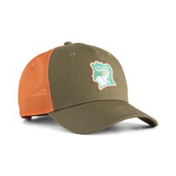 Czapka typu trucker reprezentacji Wybrzeża Kości Słoniowej PUMA. Zielone czapki z daszkiem Puma, na wiosnę, bez wzorów, klasyczne. Za 119.00 zł.