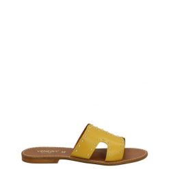 ŻÓŁTE KLAPKI Z NITAMI 9676 YELLOW. Żółte klapki Venezia, bez wzorów, ze skóry, bez obcasa, bez zapięcia. Za 119.00 zł.