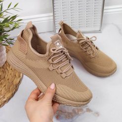 Półbuty damskie sportowe białe Big Star RR274A191. Białe buty sportowe lifestyle BIG STAR, bez wzorów, z tkaniny, retro, bez zapięcia. Za 160.99 zł.