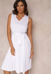 Biała Sukienka Midi z Plisowanej Tkaniny z Materiałowym Paskiem Eudoxia. Białe sukienki Renee, na komunię, m, bez wzorów, z materiału, eleganckie, bez kołnierzyka, bez ramiączek, midi, rozkloszowane. W wyprzedaży za 62.99 zł.