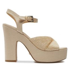 Sandały Guess. Brązowe sandały Guess, z aplikacjami, bez obcasa, na słupku, bez zapięcia. Za 529.99 zł.