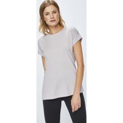 Reebok - Top. T-shirty marki Pepe Jeans. W wyprzedaży za 99.90 zł.