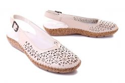 RIEKER 44861-60 beige, sandały damskie. Brązowe sandały Rieker, w ażurowe wzory, bez obcasa, bez zapięcia. Za 289.90 zł.