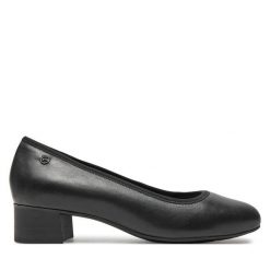 Czółenka Tamaris. Czarne czółenka Tamaris, bez wzorów, bez obcasa, bez zapięcia. Za 339.99 zł.