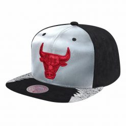 Czapka z daszkiem Mitchell & Ness NBA 5 Snapback Chicago Bulls -CBUYYPPPGYBK. Białe czapki z daszkiem Mitchell & Ness, bez wzorów, sportowe. Za 89.00 zł.