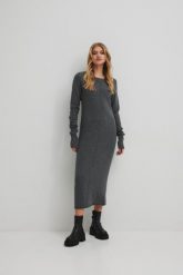 Wełniana sukienka maxi w kolorze GREY MELANGE - SILMA-M/L. Szare sukienki Marsala, na co dzień, l, bez wzorów, z kaszmiru, bez kołnierzyka, bez ramiączek, maxi. W wyprzedaży za 227.94 zł.