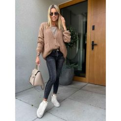 Sweter Easy Camel. Brązowe swetry ClothStore, bez wzorów, z jeansu, eleganckie, bez ramiączek. Za 189.00 zł.