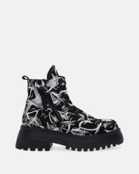 BOTKI Z NADRUKIEM 842301 BLA P. Botki Venezia, bez wzorów, z nubiku, bez obcasa, bez zapięcia. Za 249.00 zł.