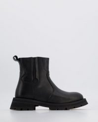 SKÓRZANE BOTKI 017912302D BLACK. Czarne botki Venezia, bez wzorów, ze skóry, bez obcasa, bez zapięcia. Za 229.00 zł.