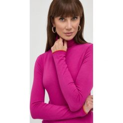 MAX&Co. sweter damski kolor różowy lekki z golfem. Czerwone swetry MAX&Co., l, bez wzorów, z dzianiny, bez ramiączek. Za 539.99 zł.