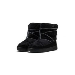 Buty Puma Snowbae Suede. Czarne buty do biegania Puma, bez wzorów, z syntetyku, bez zapięcia, do biegania. Za 280.99 zł.