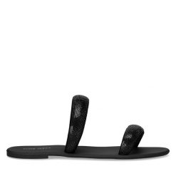 Klapki Nine West. Czarne klapki Nine West, bez wzorów, bez obcasa, bez zapięcia. Za 149.99 zł.