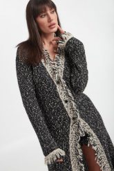 Kardigan damski boucle TWINSET. Swetry Twinset Milano, s, bez wzorów, bez ramiączek. W wyprzedaży za 830.97 zł.