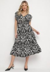 Czarna Bawełniana Sukienka Rozkloszowana z Falbankami w Ornamentalny Wzór Zaliette. Czarne sukienki Born2be, na co dzień, l, bez wzorów, z bawełny, eleganckie, bez kołnierzyka, bez ramiączek, midi, rozkloszowane. W wyprzedaży za 48.99 zł.