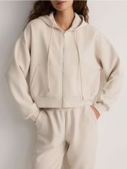 Rozpinana bluza z modalem - beżowy. Brązowe bluzy Reserved, l, bez wzorów, z dzianiny, bez ramiączek, bez kaptura. Za 139.99 zł.