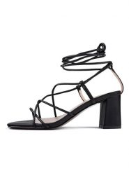 Loft37 Skórzane sandały w kolorze czarnym rozmiar: 39. Czarne sandały loft37, bez wzorów, z otwartym noskiem, bez obcasa, na koturnie, bez zapięcia. Za 304.99 zł.