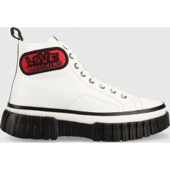 Love Moschino trampki damskie kolor biały. Białe trampki Love Moschino, bez wzorów, z gumy, bez zapięcia. Za 969.99 zł.