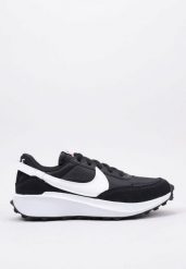 Buty sportowe damskie Nike Wmns Waffle Debut. Białe buty treningowe Nike, bez wzorów, z materiału, przed kostkę, bez zapięcia, trekkingowe. Za 281.50 zł.
