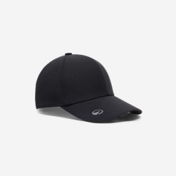 Czapka z daszkiem do golfa z magnesem na znacznik. Czarne czapki z daszkiem INESIS, bez wzorów, z materiału, sportowe. Za 49.99 zł.