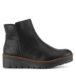 Botki Rieker. Czarne botki Rieker, bez wzorów, bez obcasa, na koturnie, bez zapięcia. Za 263.00 zł.