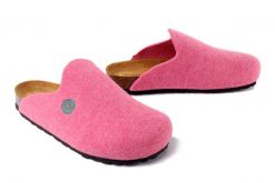 DR. BRINKMANN 320246-42 rosa, kapcie damskie. Czerwone kapcie Dr. Brinkmann, bez wzorów, z materiału. Za 204.90 zł.