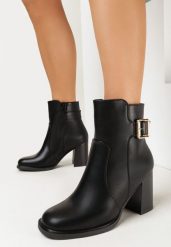 Czarne Botki na Słupku ze Sprzączką Deylah. Czarne botki Born2be, bez wzorów, eleganckie, bez obcasa, na obcasie, bez zapięcia. W wyprzedaży za 143.99 zł.