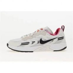 Buty do chodzenia damskie Nike Jam x Futura Olympic. Białe buty treningowe Nike, bez wzorów, z gumy, bez zapięcia, na fitness i siłownię. Za 421.00 zł.