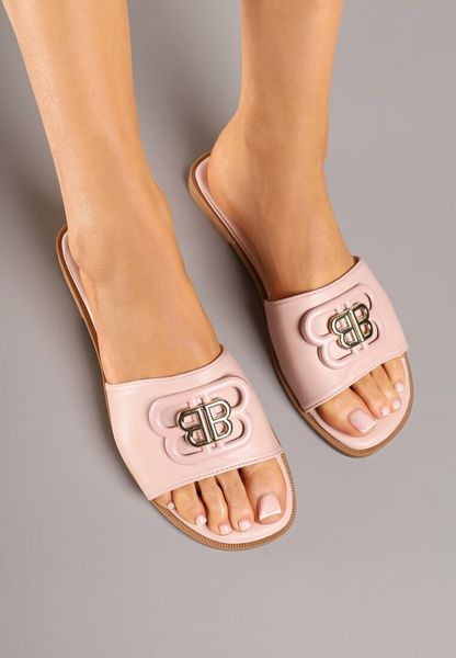 Różowe Klapki z Ozdobą na Pasku Ronimea. Czerwone klapki Renee, z aplikacjami, z jeansu, eleganckie, bez obcasa, na płaskiej podeszwie, bez zapięcia. Za 64.99 zł.