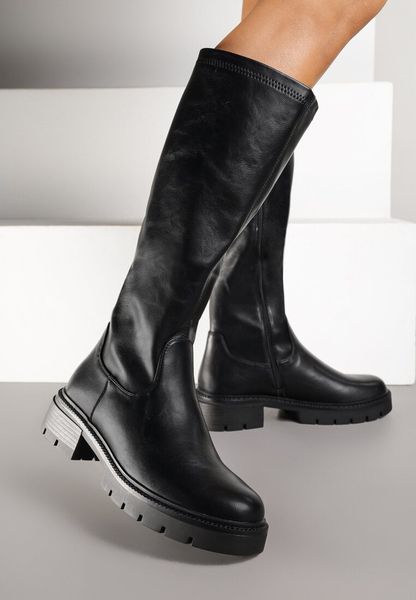 Czarne Kozaki z Gładką Cholewką w Minimalistycznym Stylu Acordia. Czarne kozaki Renee, bez wzorów, z jeansu, klasyczne, bez obcasa, na płaskiej podeszwie, bez zapięcia. Za 159.99 zł.