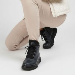 Granatowe Botki Armodo Modne Obuwie Damskie. Niebieskie botki Armodo, bez wzorów, z materiału, sportowe, bez obcasa, bez zapięcia. Za 319.00 zł.