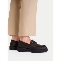 Półbuty Beverly Hills Polo Club. Brązowe półbuty wsuwane Beverly Hills Polo Club, bez wzorów, bez obcasa, na płaskiej podeszwie. Za 199.99 zł.