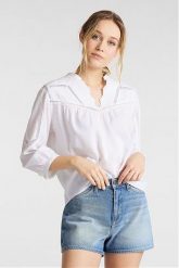 LEE FEMININE BLOUSE DAMSKA BLUZKA WHITE CANVAS L45MGORR 112110283. Białe bluzki Lee, l, bez wzorów, bez kołnierzyka, bez ramiączek. Za 129.99 zł.