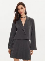 Karen by Simonsen Marynarka Ro 10105152 Szary Loose Fit. Szare marynarki i żakiety Karen by Simonsen, bez wzorów, z syntetyku, bez ramiączek. Za 379.99 zł.