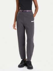 EA7 Emporio Armani Spodnie dresowe 7W000678 AF13151 U8117 Szary Regular Fit. Szare spodnie dresowe EA7 Emporio Armani, bez wzorów, z dresówki. Za 399.99 zł.