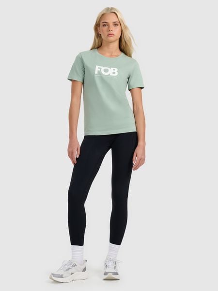 4F Legginsy dzianinowe damskie - czarne XXL. Czarne legginsy 4f, bez wzorów, z dzianiny. Za 129.99 zł.