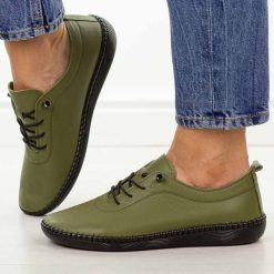 Khaki skórzane półbuty damskie T.Sokolski 2023. Brązowe półbuty wsuwane Sokolski, na jesień, bez wzorów, z jeansu, biznesowe, z okrągłym noskiem, bez obcasa, na płaskiej podeszwie. Za 249.00 zł.