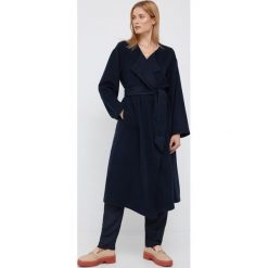 Emporio Armani płaszcz wełniany kolor granatowy przejściowy. Niebieskie płaszcze Emporio Armani, bez wzorów, z dzianiny, bez kaptura. W wyprzedaży za 2,139.90 zł.