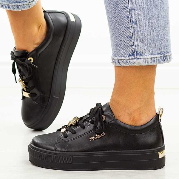 Czarne skórzane półbuty damskie Filippo Dp3533/25. Czarne półbuty wsuwane Filippo, na wiosnę, bez wzorów, z jeansu, biznesowe, z okrągłym noskiem, bez obcasa, na platformie. Za 249.00 zł.